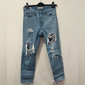 Levi’s wedgie ripped jeans size 26